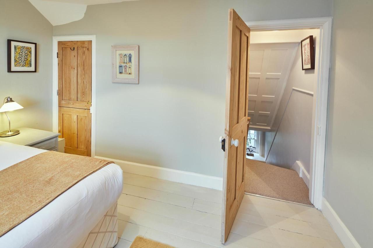 Host & Stay - 1 Coastguard Cottages สการ์โบโรห์ ภายนอก รูปภาพ