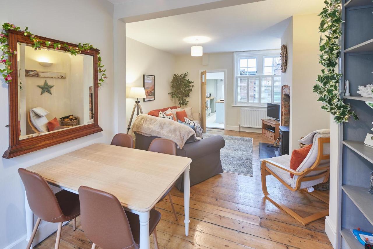 Host & Stay - 1 Coastguard Cottages สการ์โบโรห์ ภายนอก รูปภาพ