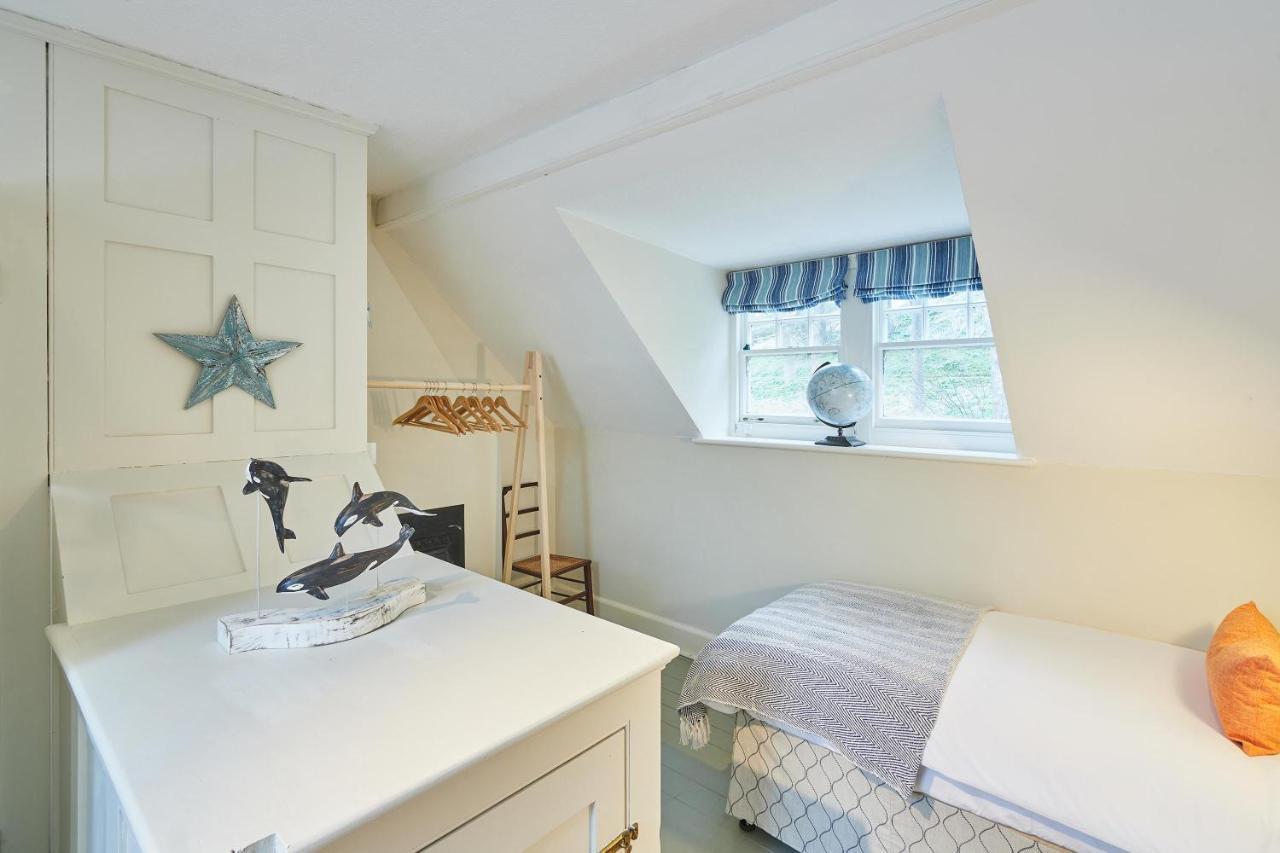 Host & Stay - 1 Coastguard Cottages สการ์โบโรห์ ภายนอก รูปภาพ